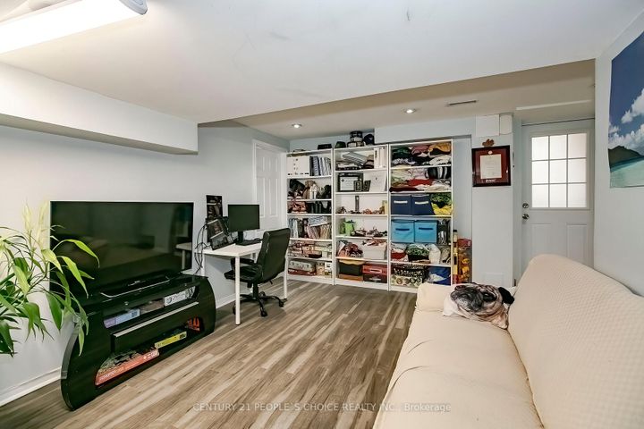 Photo 37 at 24 Vivians Crescent, Fletcher's West, Brampton
