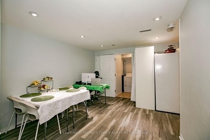 Photo 38 at 24 Vivians Crescent, Fletcher's West, Brampton