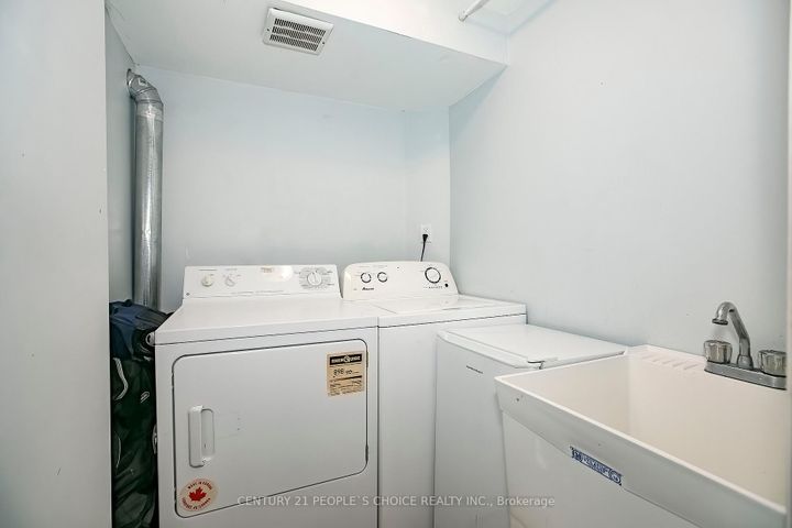 Photo 41 at 24 Vivians Crescent, Fletcher's West, Brampton
