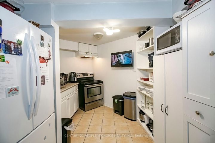 Photo 42 at 24 Vivians Crescent, Fletcher's West, Brampton
