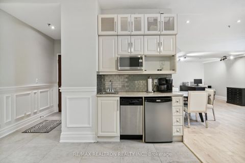 Photo 9 at L06 - 73 Richmond Street W, Bay Street Corridor, Toronto