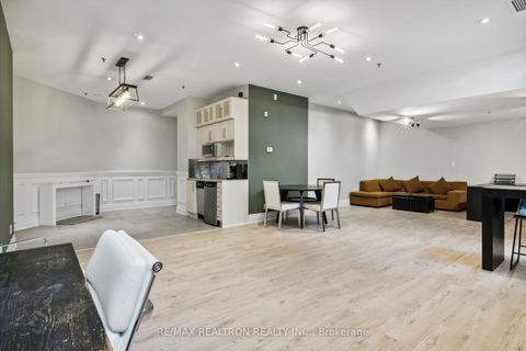 Photo 18 at L06 - 73 Richmond Street W, Bay Street Corridor, Toronto