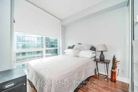 Photo 2 at 730 - 231 Fort York Boulevard, Niagara, Toronto