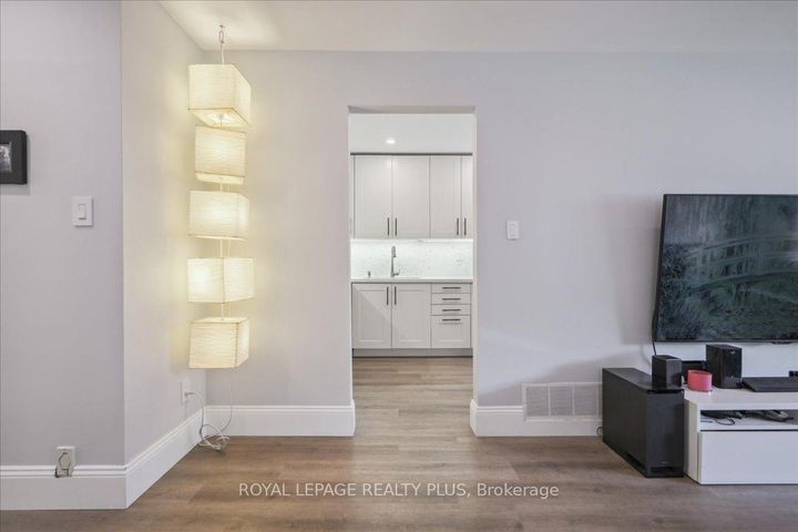 Photo 13 at 284 Rimmington Drive, RO River Oaks, Oakville