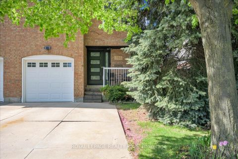 Photo 2 at 284 Rimmington Drive, RO River Oaks, Oakville