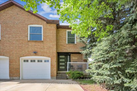 Photo 3 at 284 Rimmington Drive, RO River Oaks, Oakville