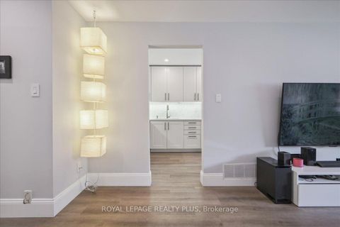 Photo 13 at 284 Rimmington Drive, RO River Oaks, Oakville
