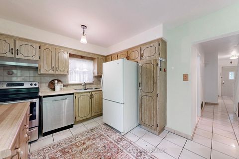 Photo 8 at 354 Winona Drive, Oakwood Village, Toronto