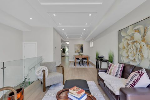 Photo 8 at 194 Sheldrake Boulevard, Mount Pleasant East, Toronto