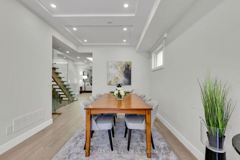 Photo 9 at 194 Sheldrake Boulevard, Mount Pleasant East, Toronto