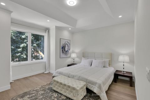 Photo 26 at 194 Sheldrake Boulevard, Mount Pleasant East, Toronto