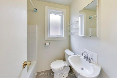Photo 16 at 31 Doris Drive, Parkview, Toronto