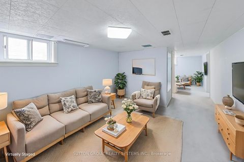 Photo 17 at 31 Doris Drive, Parkview, Toronto