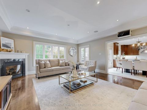 Photo 7 at 124 Rivermill Crescent, Patterson, Vaughan