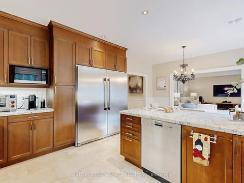 Photo 9 at 124 Rivermill Crescent, Patterson, Vaughan