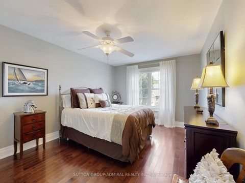 Photo 23 at 124 Rivermill Crescent, Patterson, Vaughan