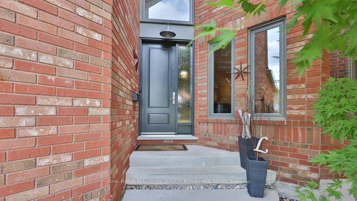 Photo 2 at 5570 Mcfarren Boulevard, Central Erin Mills, Mississauga