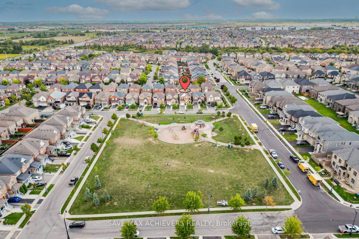Photo 2 at 37 BLOOM Drive, Bram East, Brampton