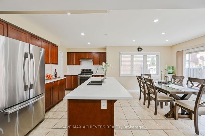 Photo 17 at 37 BLOOM Drive, Bram East, Brampton