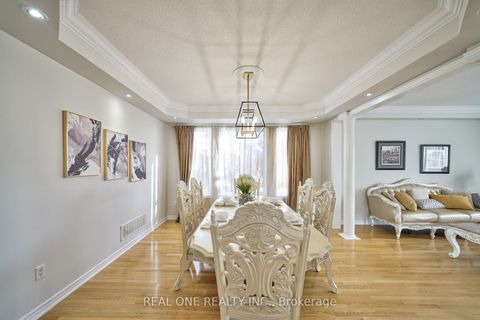 Photo 5 at 29 Seiffer Crescent, Jefferson, Richmond Hill