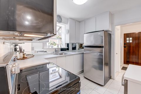 Photo 6 at 33 Ash Crescent, Long Branch, Toronto
