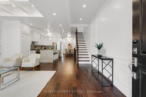 Photo 2 at 290 Bathurst Street, Bellwoods, Toronto