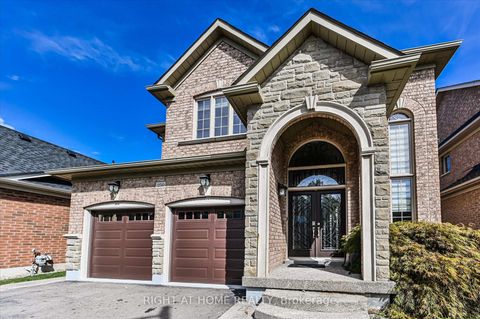 Photo 2 at 250 Rivermill Crescent, Patterson, Vaughan