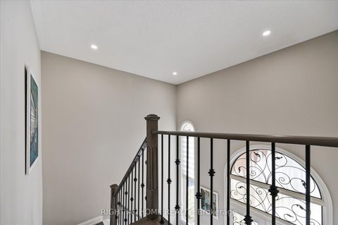 Photo 17 at 250 Rivermill Crescent, Patterson, Vaughan