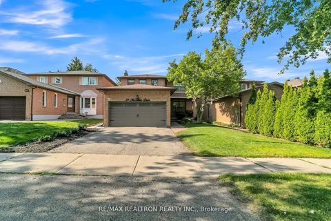 Photo 1 at 34 Mccallum Drive, North Richvale, Richmond Hill