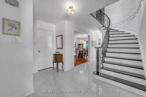 Photo 4 at 34 Mccallum Drive, North Richvale, Richmond Hill