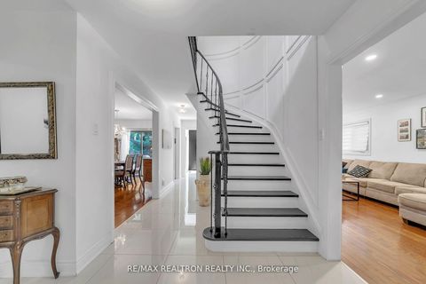 Photo 5 at 34 Mccallum Drive, North Richvale, Richmond Hill
