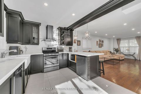 Photo 15 at 34 Mccallum Drive, North Richvale, Richmond Hill