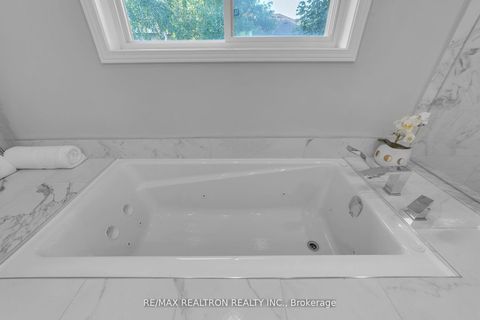 Photo 25 at 34 Mccallum Drive, North Richvale, Richmond Hill