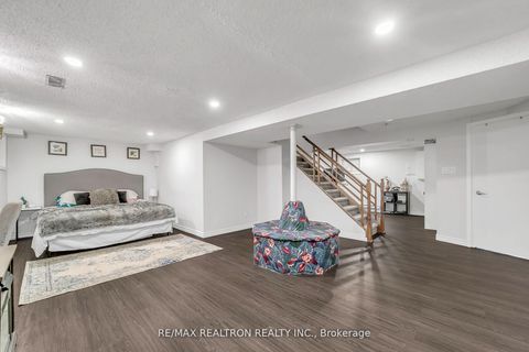 Photo 36 at 34 Mccallum Drive, North Richvale, Richmond Hill