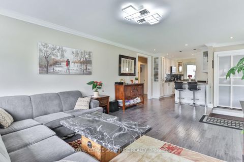 Photo 6 at 76 Berkinshaw Crescent, Don Mills, Toronto