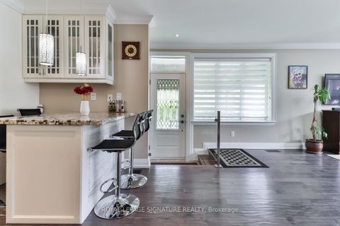 Photo 9 at 76 Berkinshaw Crescent, Don Mills, Toronto