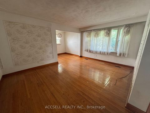 Photo 2 at 1358 Sedgewick Crescent, SW Southwest, Oakville