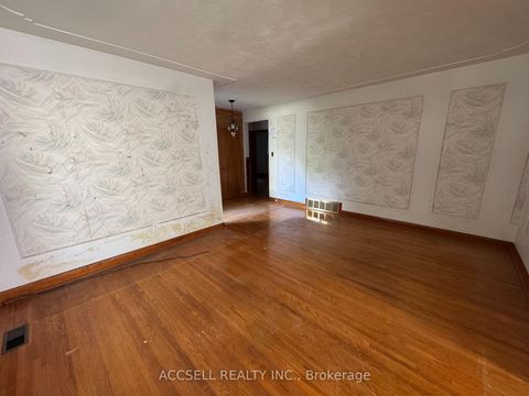 Photo 4 at 1358 Sedgewick Crescent, SW Southwest, Oakville