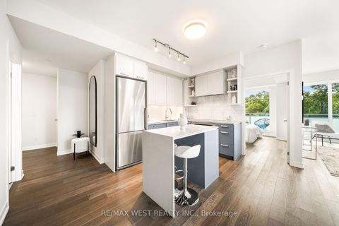 Photo 4 at 511 - 1830 Bloor Street W, High Park North, Toronto