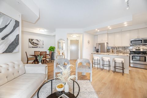 Photo 4 at 220 - 2396 Major Mackenzie Drive W, Maple, Vaughan