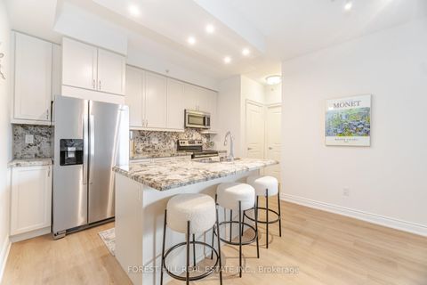 Photo 12 at 220 - 2396 Major Mackenzie Drive W, Maple, Vaughan
