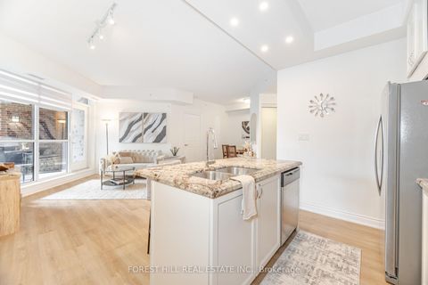 Photo 14 at 220 - 2396 Major Mackenzie Drive W, Maple, Vaughan