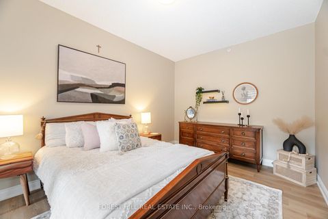 Photo 17 at 220 - 2396 Major Mackenzie Drive W, Maple, Vaughan