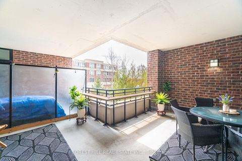 Photo 30 at 220 - 2396 Major Mackenzie Drive W, Maple, Vaughan