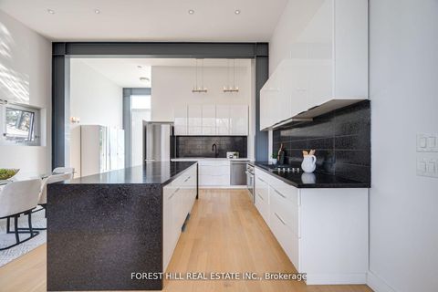 Photo 7 at 561 Arlington Avenue, Cedarvale, Toronto