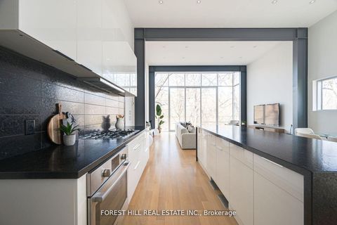 Photo 9 at 561 Arlington Avenue, Cedarvale, Toronto