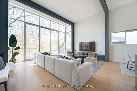 Photo 12 at 561 Arlington Avenue, Cedarvale, Toronto