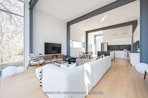 Photo 15 at 561 Arlington Avenue, Cedarvale, Toronto