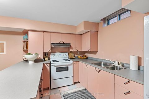 Photo 32 at 86 Bellona Street, West Woodbridge, Vaughan