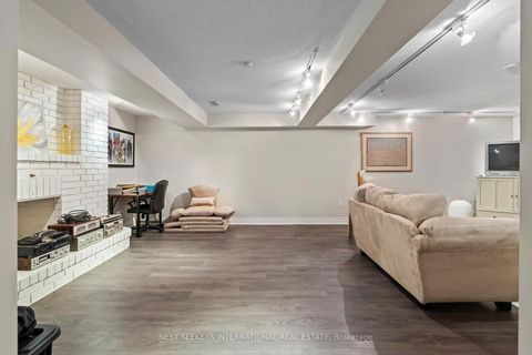 Photo 34 at 86 Bellona Street, West Woodbridge, Vaughan